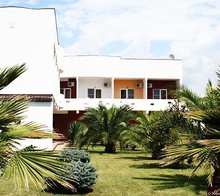 Hotel Sharmat Pitsunda Dış mekan fotoğraf